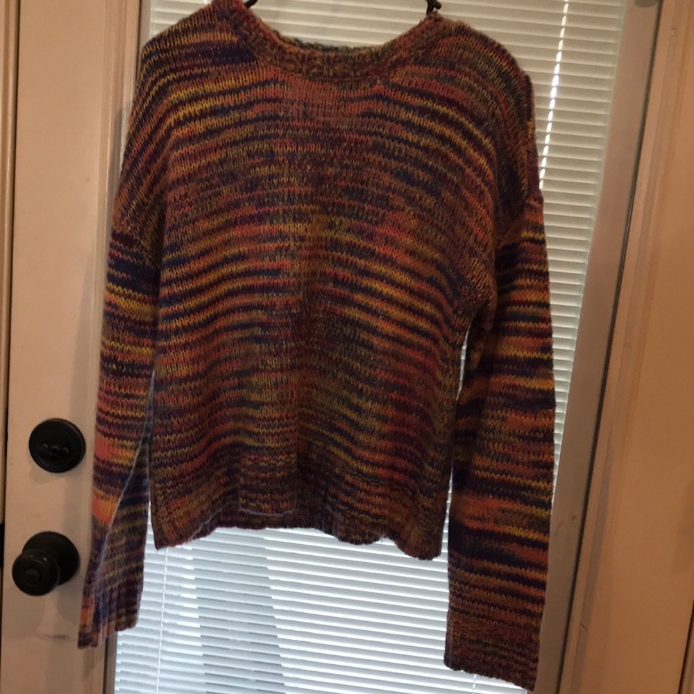 Cute and soft not itchy sweater little cropped